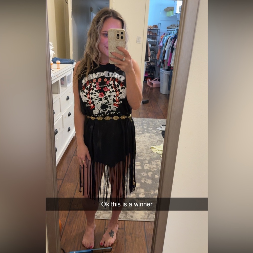 Black Sleeveless Fringe Graphic Top